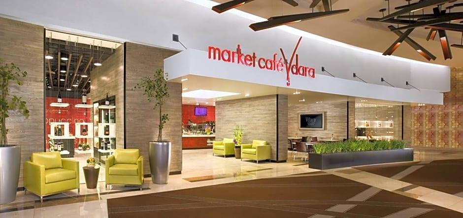 Grab coffee, snacks, or a quick meal at Market Café Vdara — perfect for easy mornings or late-night cravings. ☕🍴