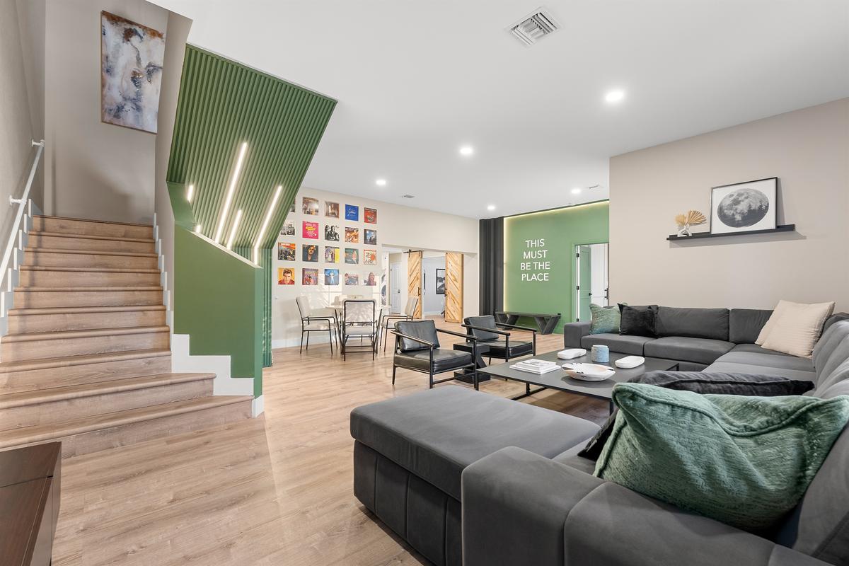 🎬 Stylish, cozy, and entertainment-ready — choose your energy.